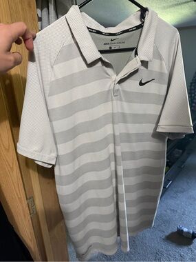 Nike Men’s Gray Striped Golf Polo